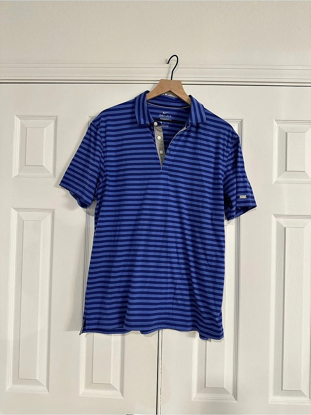 Nike Striped Polo in Blue Size Medium Like New